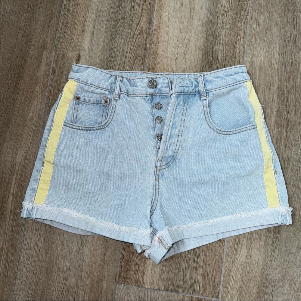 Zara denim light wash shorts with yellow detailing size US 4 EUR 36